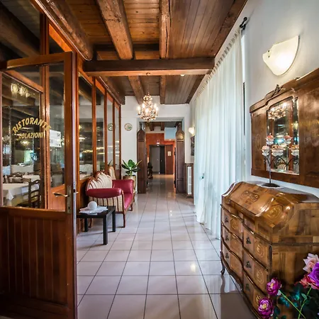 Отель Johnson Пескьера-дель-Гарда