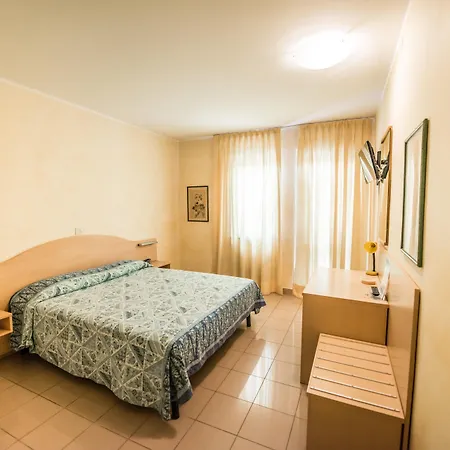 جونسون فندق بسكييرا ديل غاردا