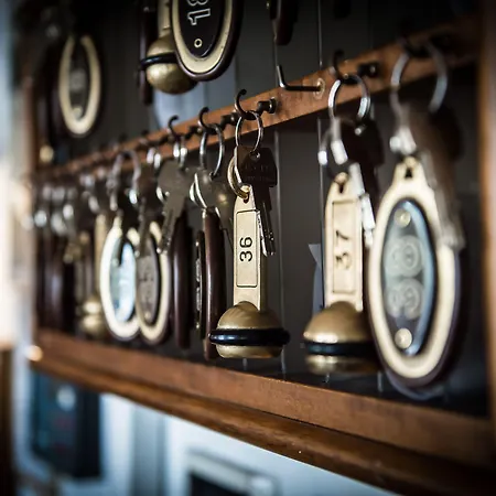 جونسون فندق 2*