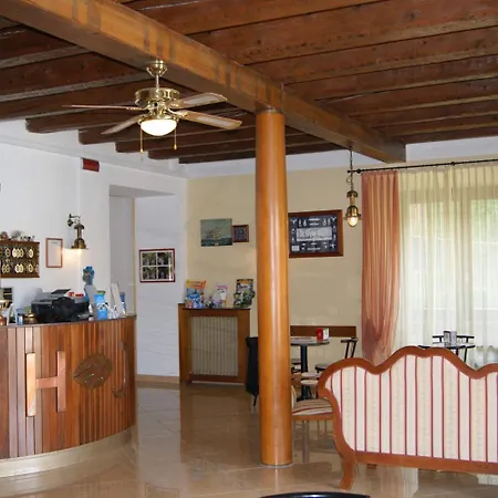 جونسون 2* بسكييرا ديل غاردا