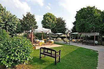 جونسون 2* بسكييرا ديل غاردا