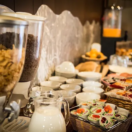 جونسون 2* بسكييرا ديل غاردا