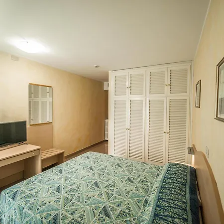Johnson Hotel
